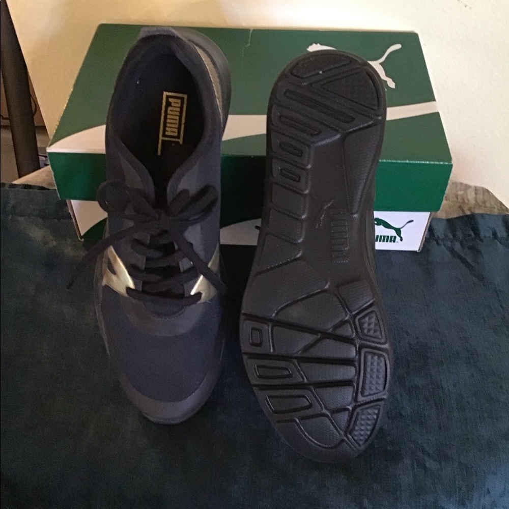 Women’s sneakers